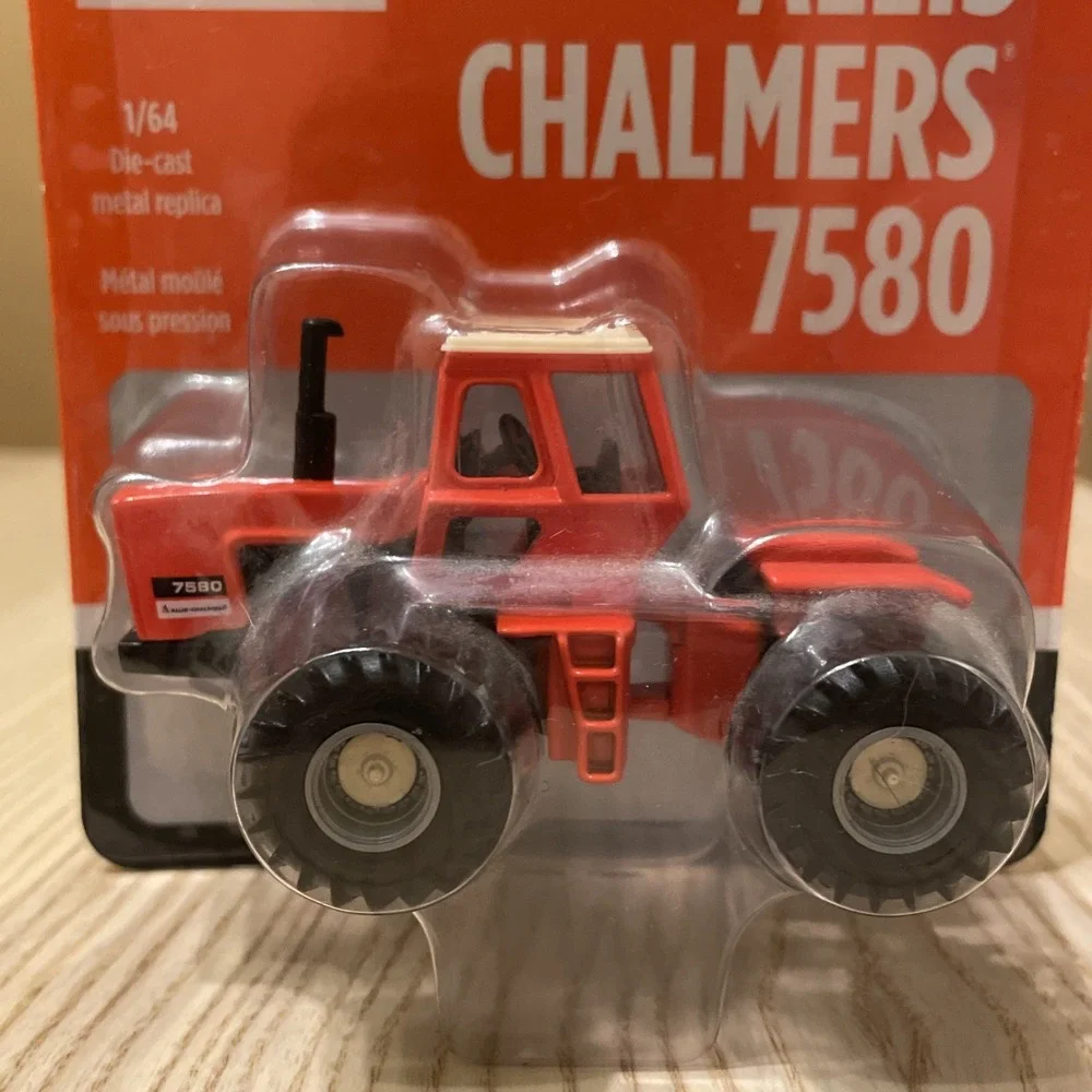 Ertl Allis-Chalmers 7580 4WD Diecast Tractor w Duals 1/64 Scale Tomy 16319